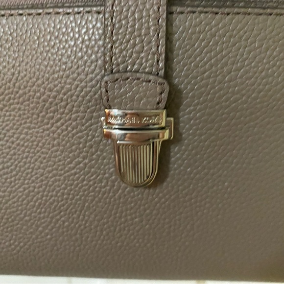 Michael Kors Crossbody, Grey with Silver hardware - Picture 3 of 8
